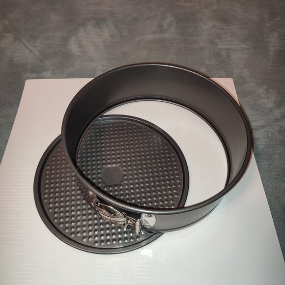 8 Inch Cake Baking Pan Bakeware Ovenware Deserts Spring Form Removable Bottom - Picture 7 of 7